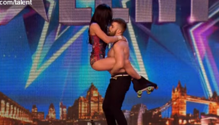 भाई-बहन ने किया ऐसा डांस कि सभी की आंखें खुली की खुली रह गईं, देखें वीडियो भाई-बहन ने किया ऐसा डांस कि सभी की आंखें खुली की खुली रह गईं, देखें वीडियो