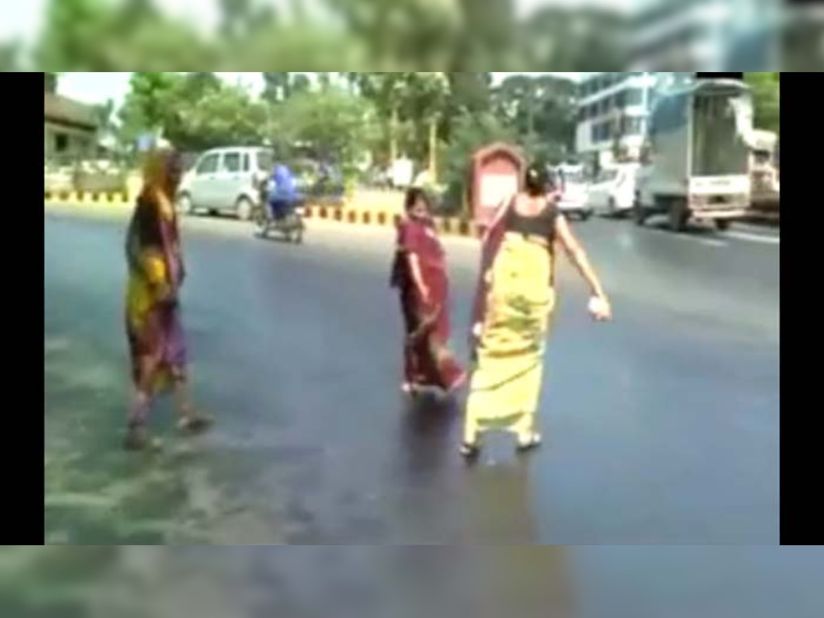 गुजरात में भीषण गर्मी के चलते पिघलने लगी सड़कें- देखें Video