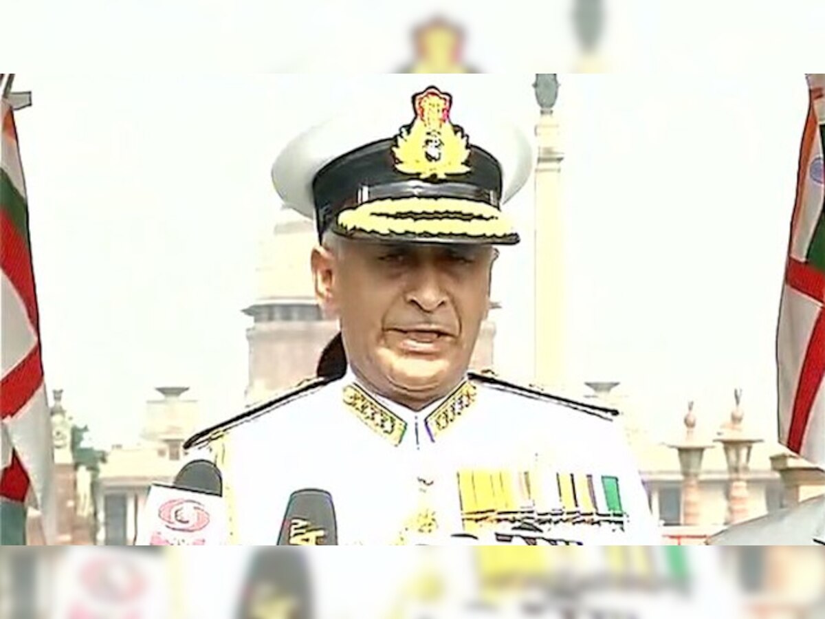 एडमिरल सुनील लांबा बने देश के नए नौसेना प्रमुख, संभाला पदभार 
