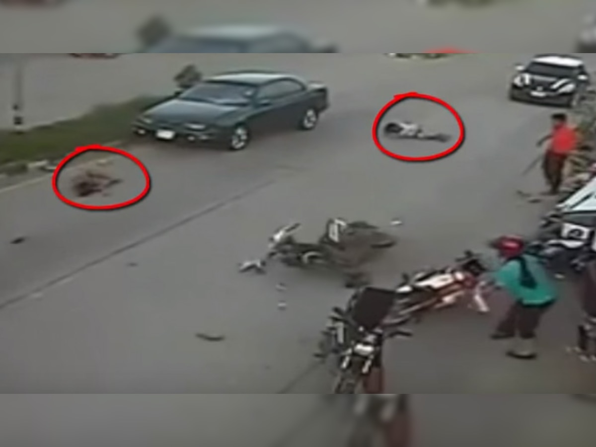 सड़क हादसे का भयावह VIDEO, कार ने स्कूटी पर सवार दो लड़कियों को कुचला
