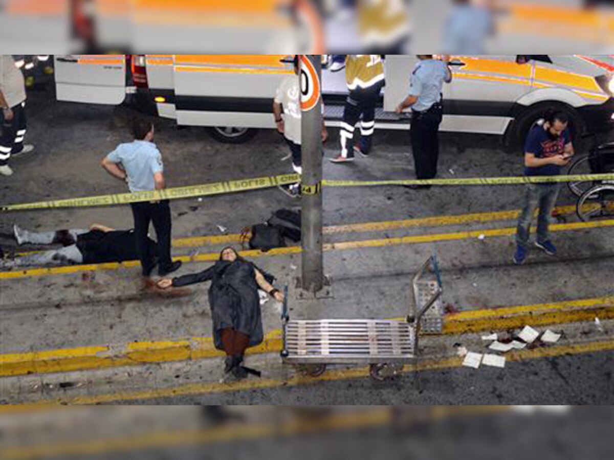 इस्तांबुल एयरपोर्ट सुसाइड ब्लास्ट: टर्की PM ने हमले के पीछे IS का हाथ होने की जताई आशंका