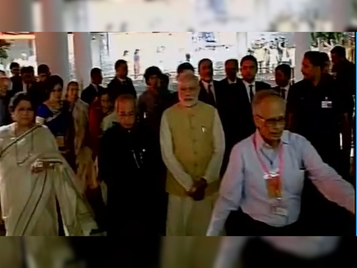 प्रणब दा ने अभिभावक की तरह मुझे रास्ता दिखाया : PM मोदी