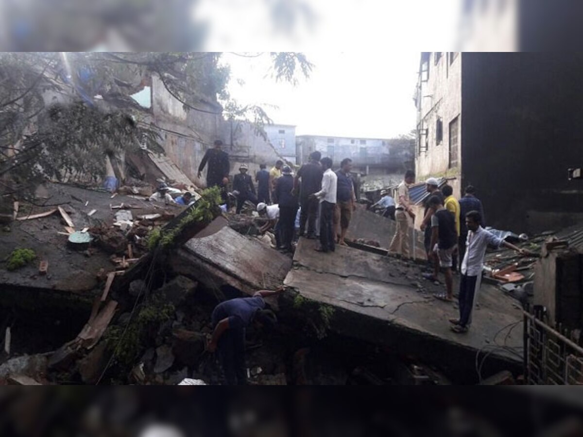 भिवंडी में दो मंजिला इमारत ध्वस्त: अब तक दो की मौत, कई के दबे होने की आशंका, बचाव अभियान जारी