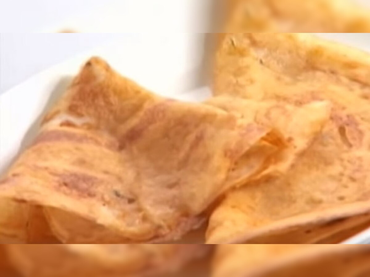 'ब्रेड डोसा' को कुछ इस तरह बनाएं- देखें वीडियो