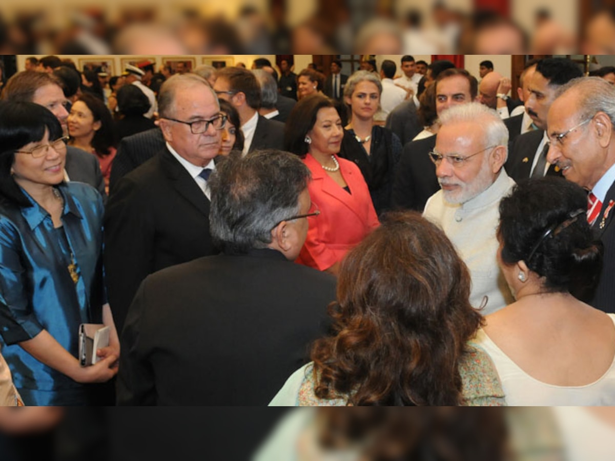 राष्ट्रपति के ‘ऐट होम’ में PM मोदी और सीजेआई ठाकुर ने दिखाई गर्मजोशी