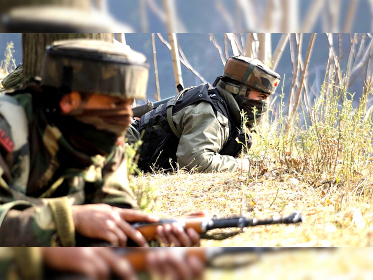 कश्मीर में सुरक्षा बलों से अलग-अलग मुठभेड़ में 7 आतंकवादी ढेर, 1 जवान शहीद 