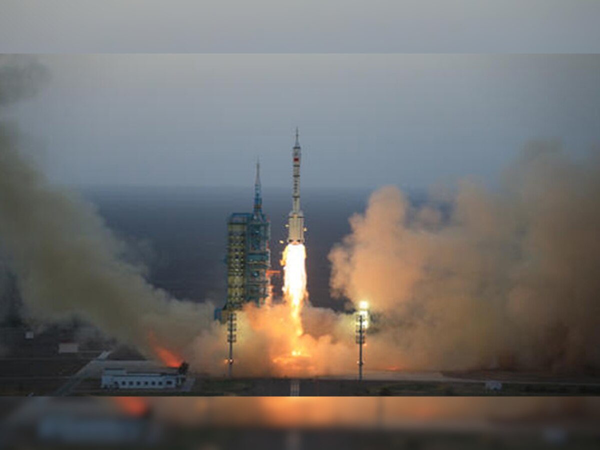 चीन ने अपना मानवयुक्त यान अंतरिक्ष में भेजा, 30 दिन प्रयोगशाला में रहेंगे अंतरिक्षयात्री