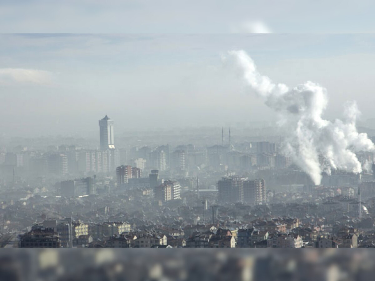 दिल्ली में छाई धुंध, प्रदूषित हुई हवा