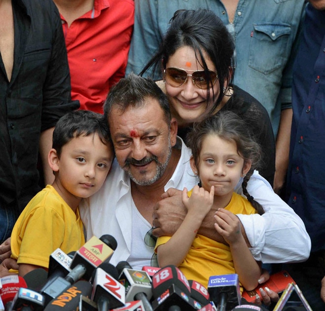 Actor Sanjay Dutt with his wife Manyata and children Actor Sanjay Dutt with his wife Manyata and children
