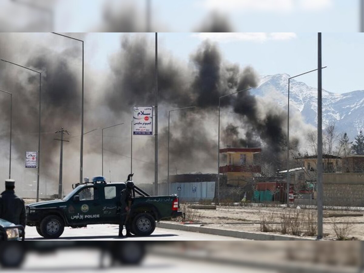 काबुल में सुरक्षा इमारतों पर तालिबानी हमले, कुछ लोग हताहत