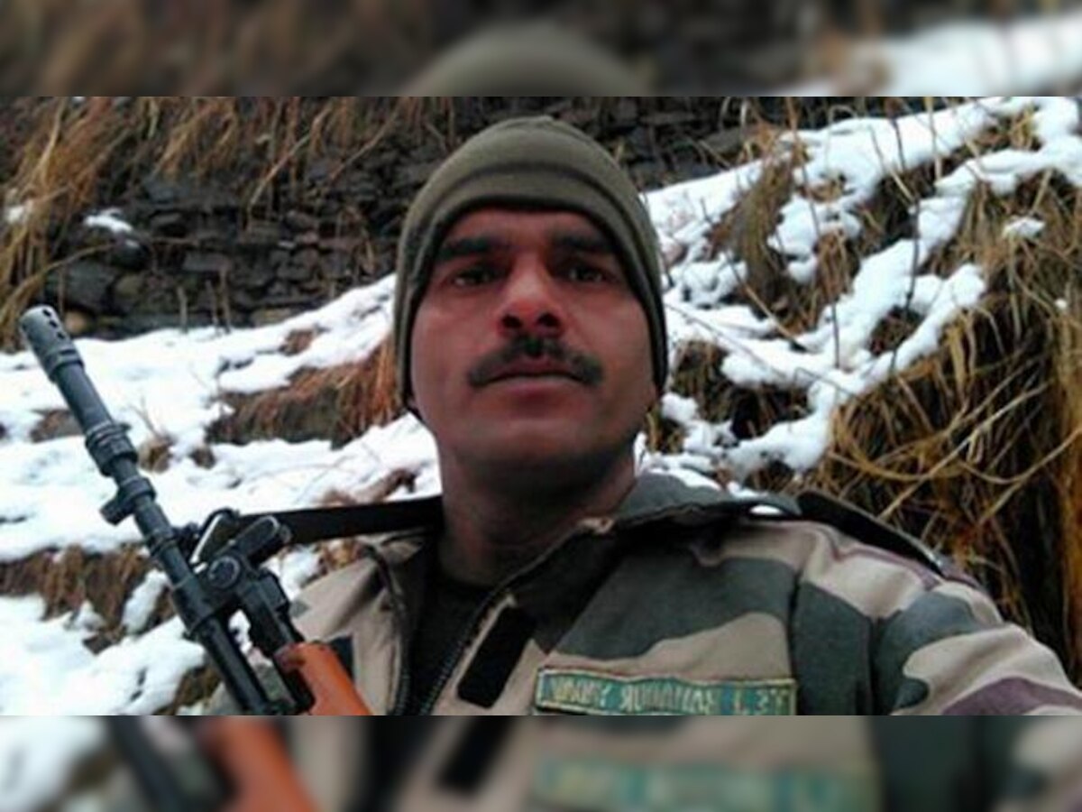 झूठी निकली BSF जवान तेज बहादुर की मौत की अफवाह (फाइल फोटो)
