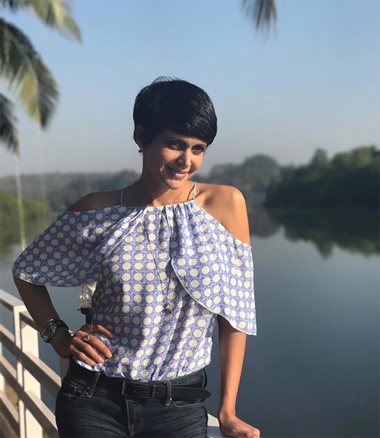 Instagram-mandirabedi Instagram-mandirabedi