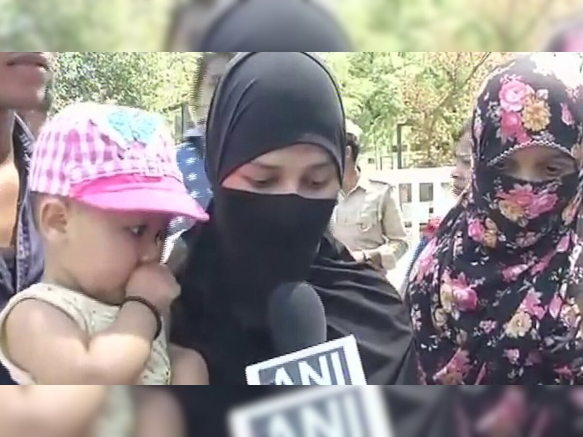 पति ने फोन पर दिया तलाक, CM योगी के दरबार में फरियाद लेकर पहुंची मुस्लिम महिला (फोटोः ANI)