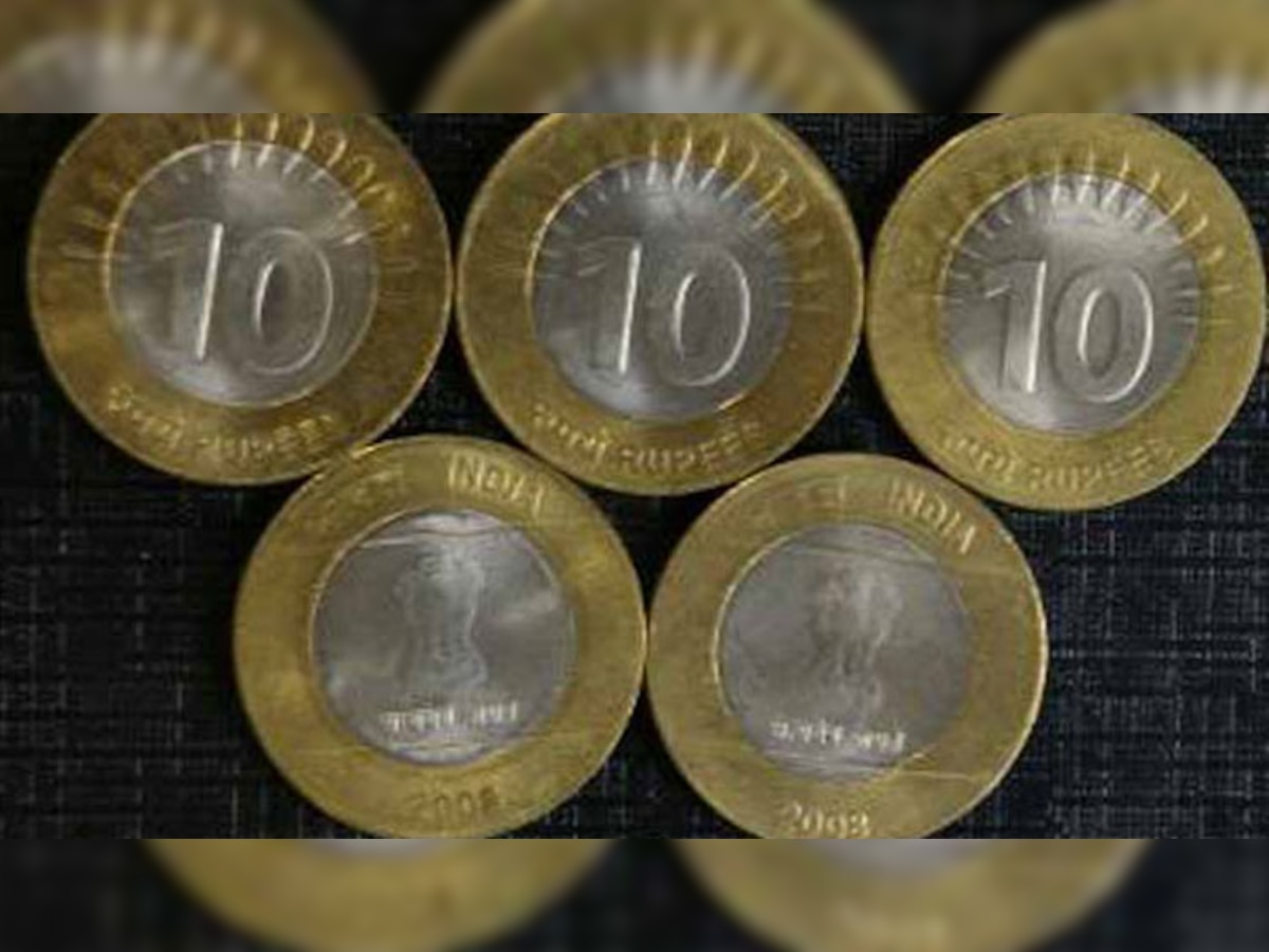 दस रूपये के सिक्कों के लेनदेन को लेकर लोगों के बीच अक्सर विवाद खड़ा हो जाता है.  (फाइल फोटो)
