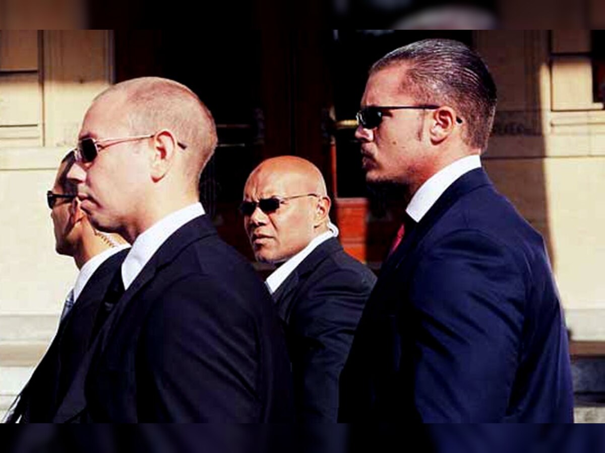 7 Reasons why bodyguard wear black goggles जानें, बॉडीगार्ड क्यों