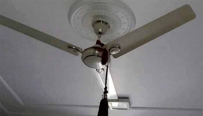 mumbai's engineer invents 'anti-suicide' ceiling fan rods | पंखे से लटककर  आत्महत्या करने वालों को रोकने के लिए कारगर सिद्ध होगा ये अविष्कार... |  Hindi News, देश