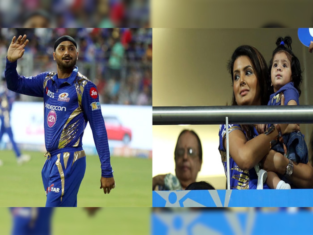  मैच के दौरान हरभजन सिंह ने स्टेडियम में अपनी बेटी को देखा तो उन्होंने उसकी ओर हाथ हिलाकर अपना प्यार जताया.