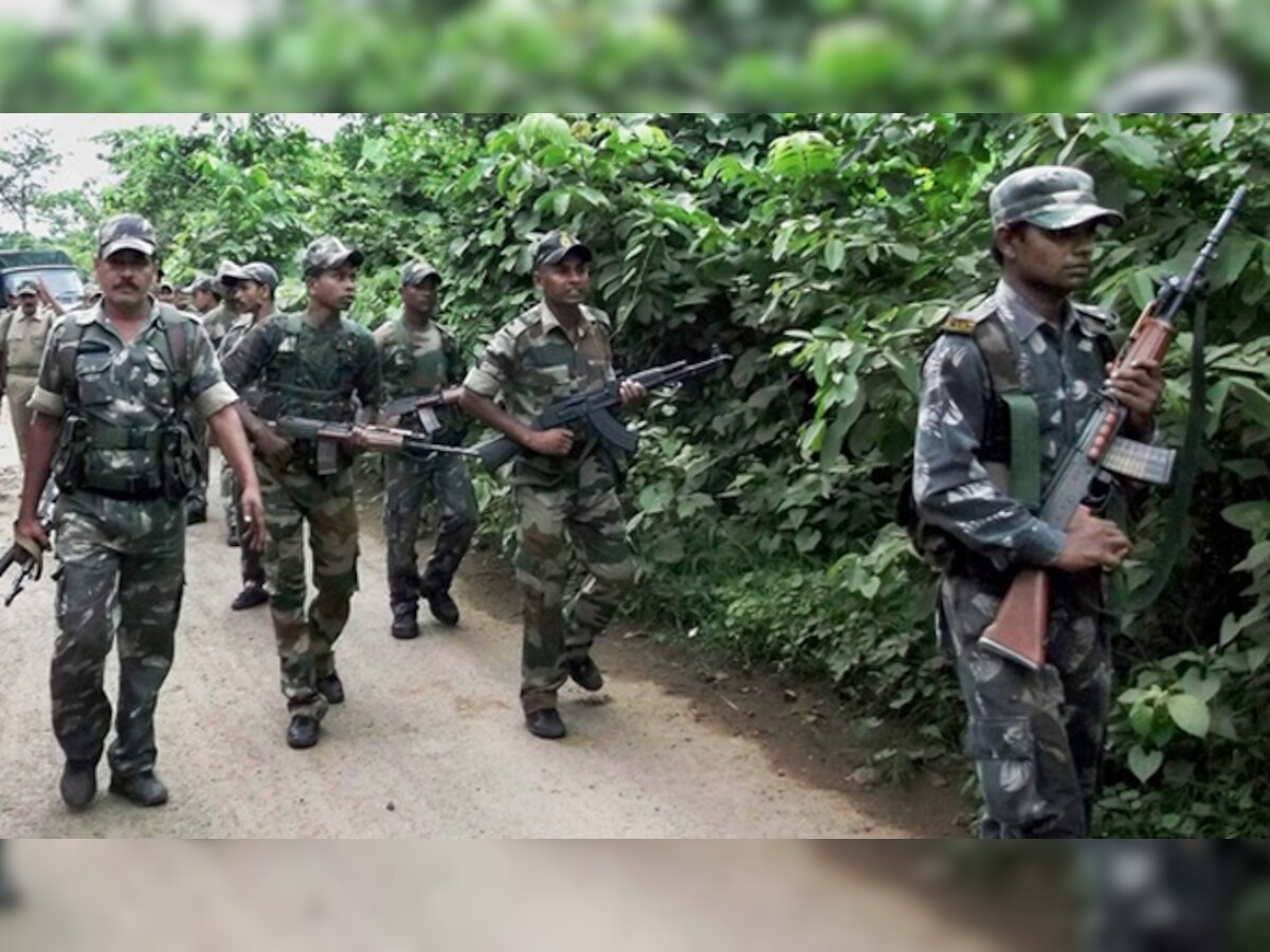  माओवादी जंगलों का फायदा उठाकर बड़ी घटनाओं को अंजाम दे जाते हैं. (फाइल फोटो)