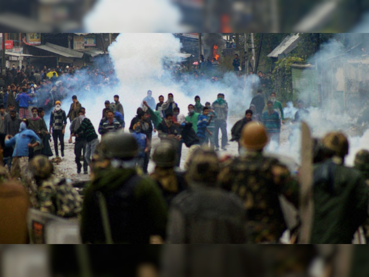 कश्मीर हिंसाः  हंदवाड़ा और पुलवामा में सुरक्षा बलों-छात्रों के बीच संघर्ष  (file photo)