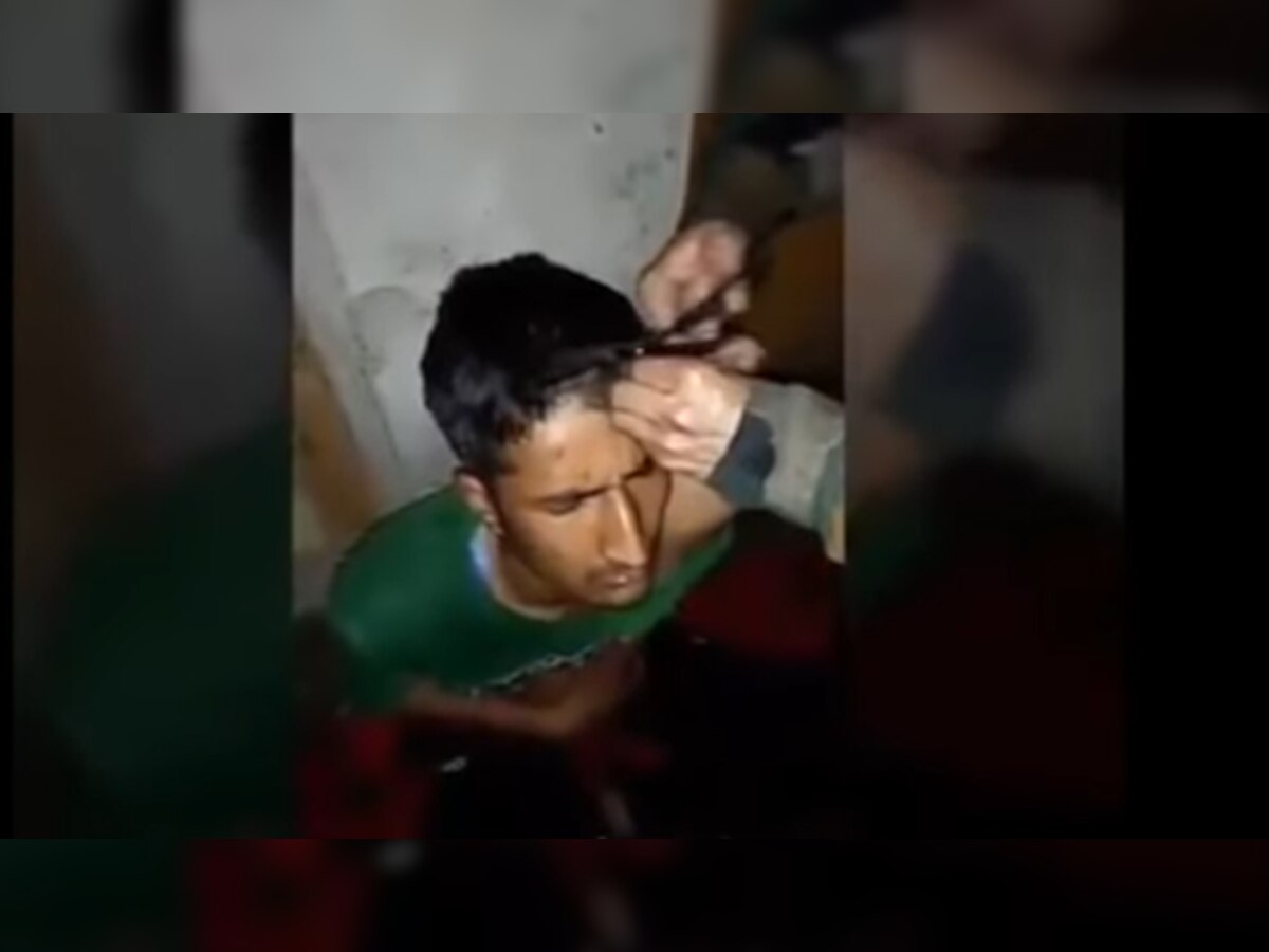 कश्मीरः हिजबुल के आतंकियों ने मुखबिर होने के शक पर युवकों को दी यातनाएं  (फोटोः यूट्यूब)