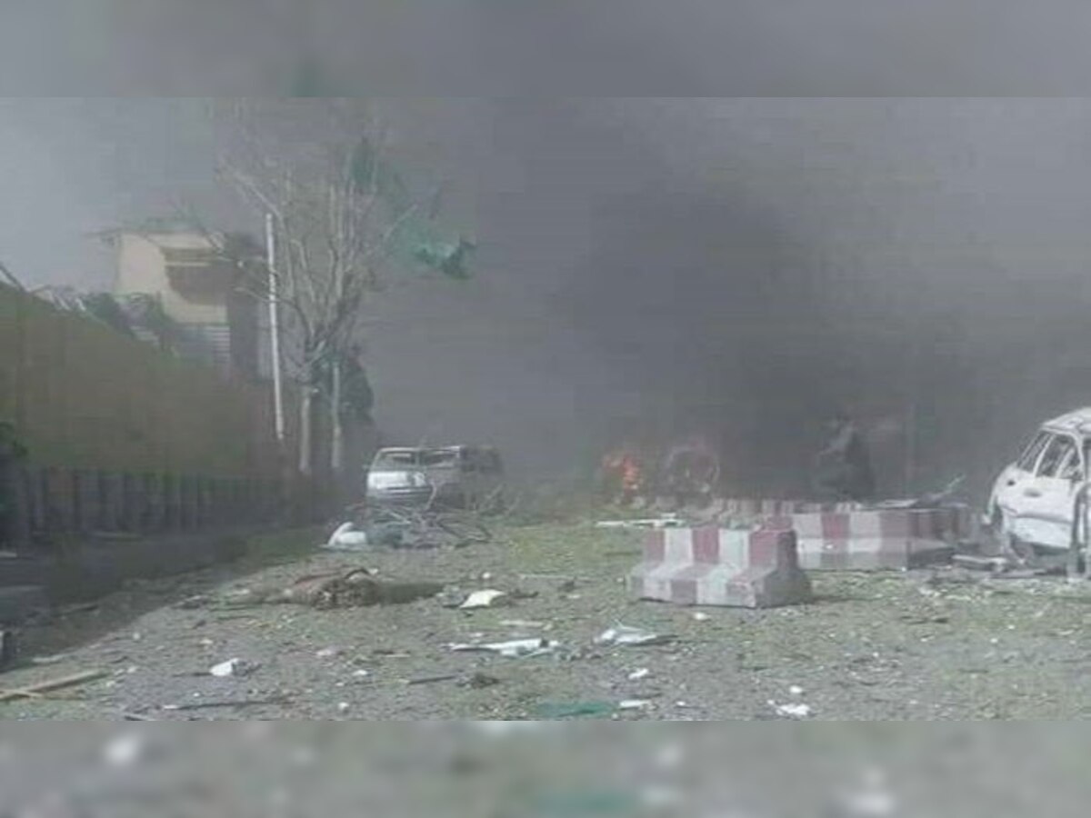 काबुल में धमाका के बाद चारो ओर फैला धुआं. (फोटोः एएनआई)