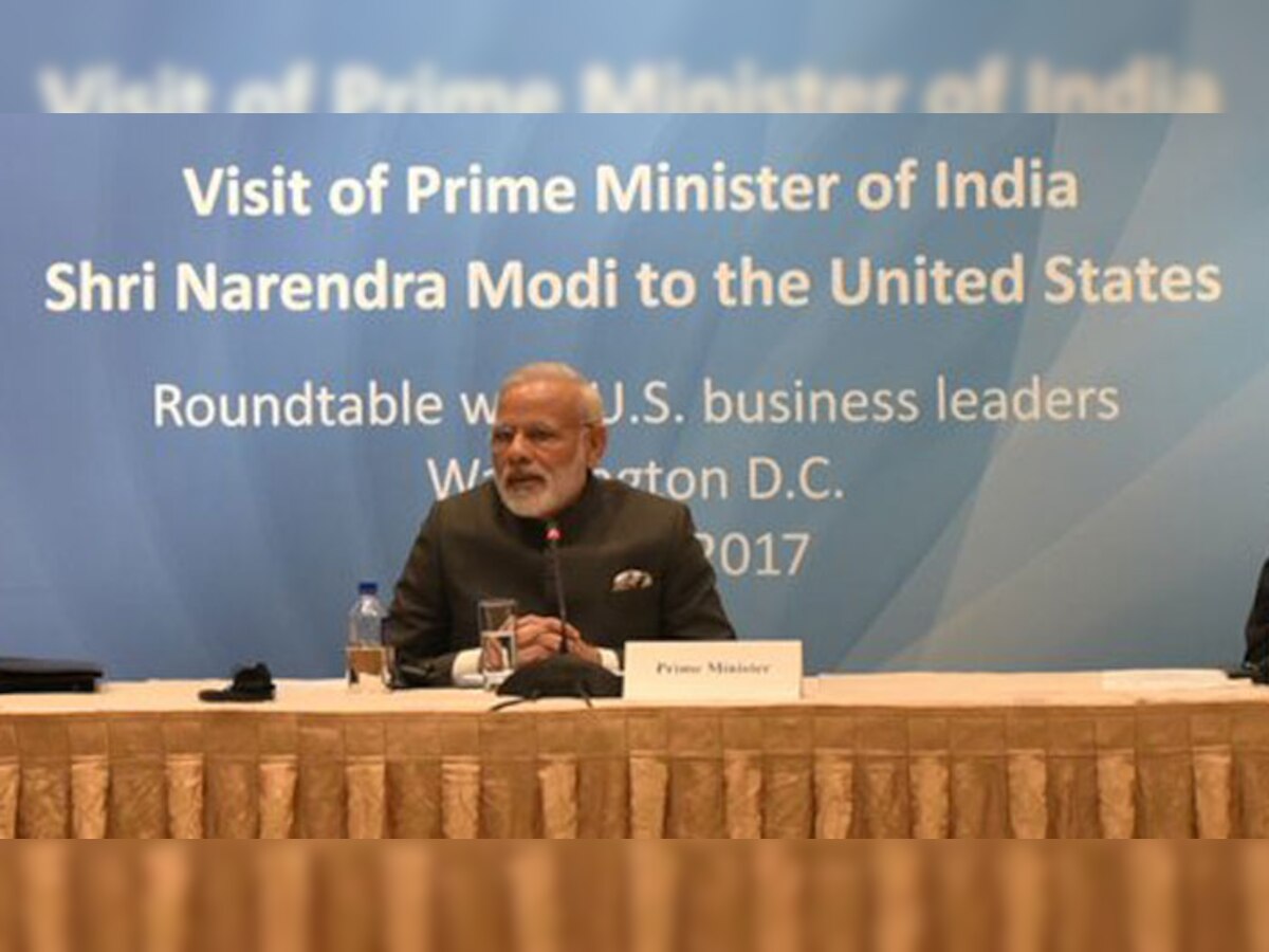 अमेरिका की शीर्ष कंपनियों के प्रमुखों से मुलाकात के दौरान प्रधानमंत्री नरेंद्र मोदी. (फोटो सौजन्य : नरेंद्र मोदी/ट्विटर)