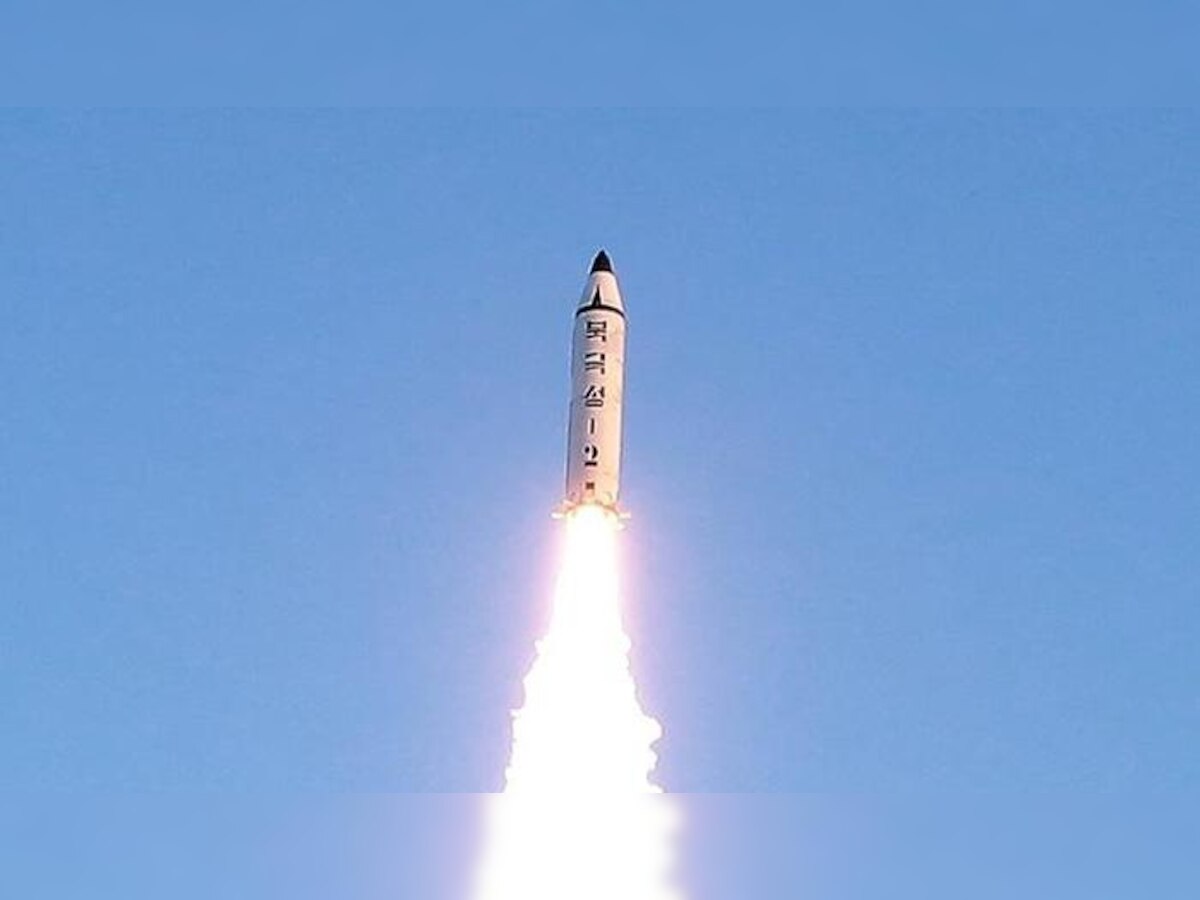 वर्ष 2011 में किम जोंग-उन के सत्ता संभालने के बाद से देश ने मिसाइल क्षमता में भारी वृद्धि की है. (रॉयटर्स फाइल फोटो)