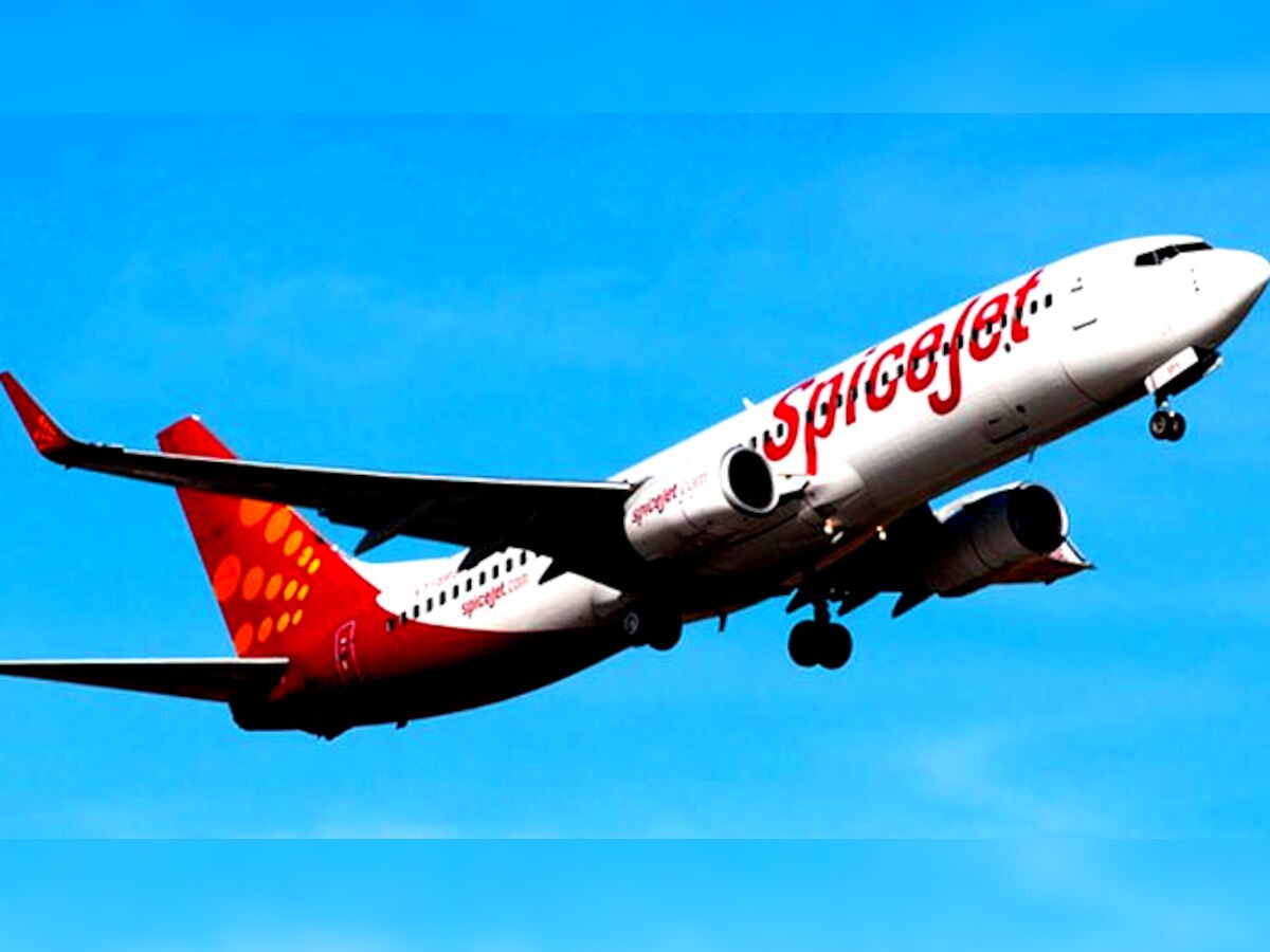 स्पाइसजेट ने 699 रुपये में हवाई यात्रा करने के लिए मेगा मानसून सेल का ऑफर निकाला है