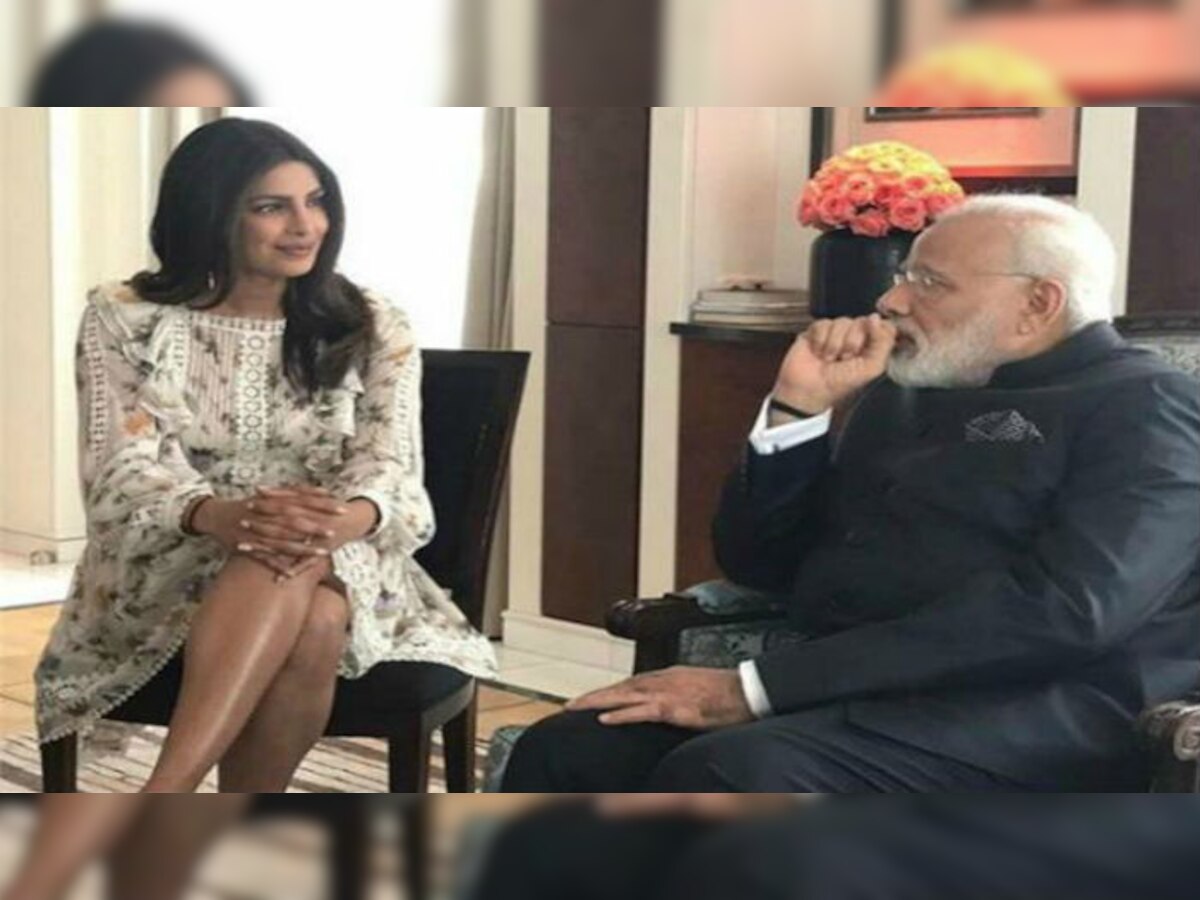 प्रधानमंत्री नरेंद्र मोदी के साथ प्रियंका चोपड़ा (तस्वीर प्रिंयका के ट्विटर अकाउंट से साभार)