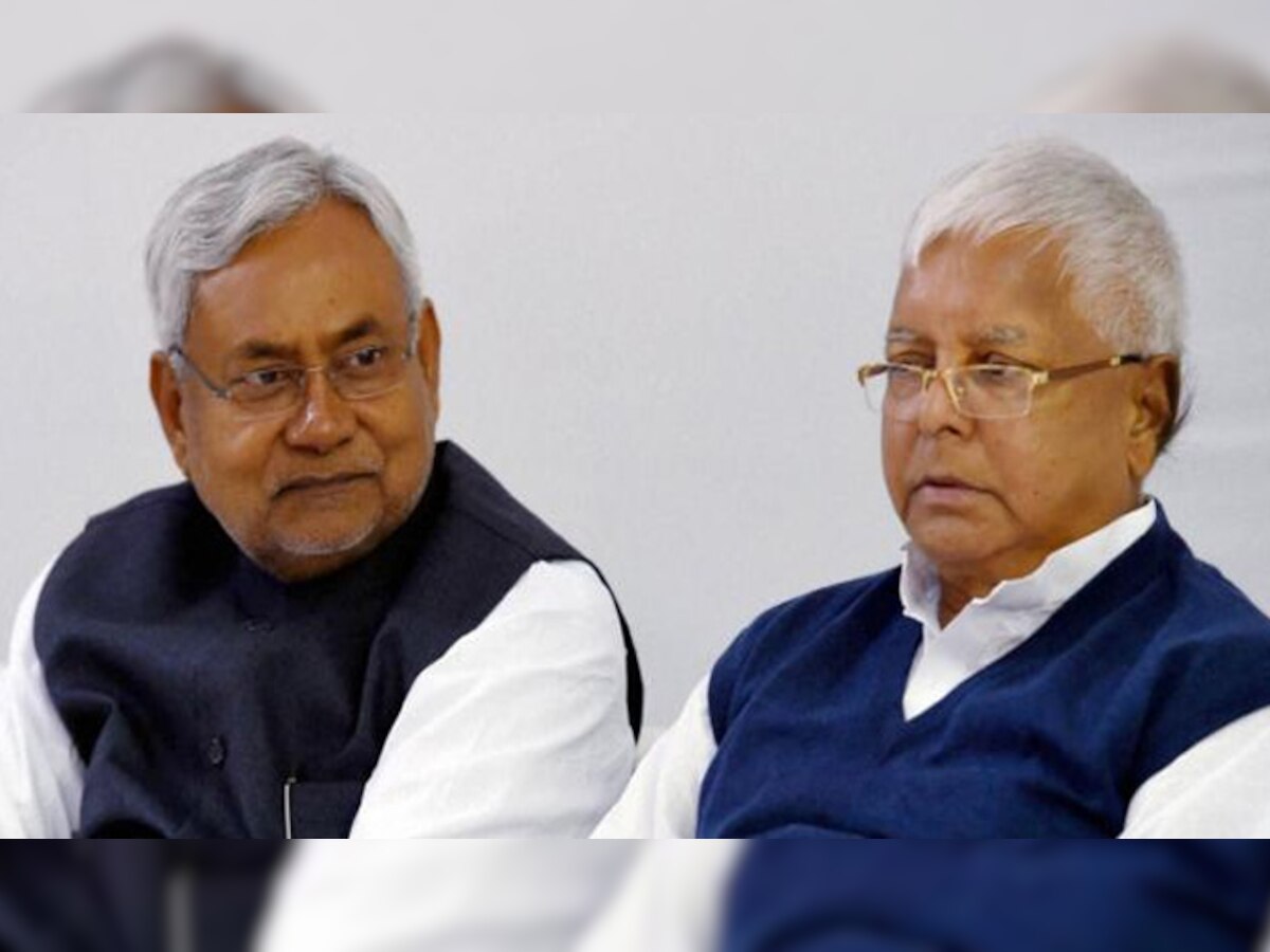 बिहार के मुख्यमंत्री नीतीश कुमार (बाएं) और राजद अध्यक्ष लालू प्रसाद यादव. (फाइल फोटो)