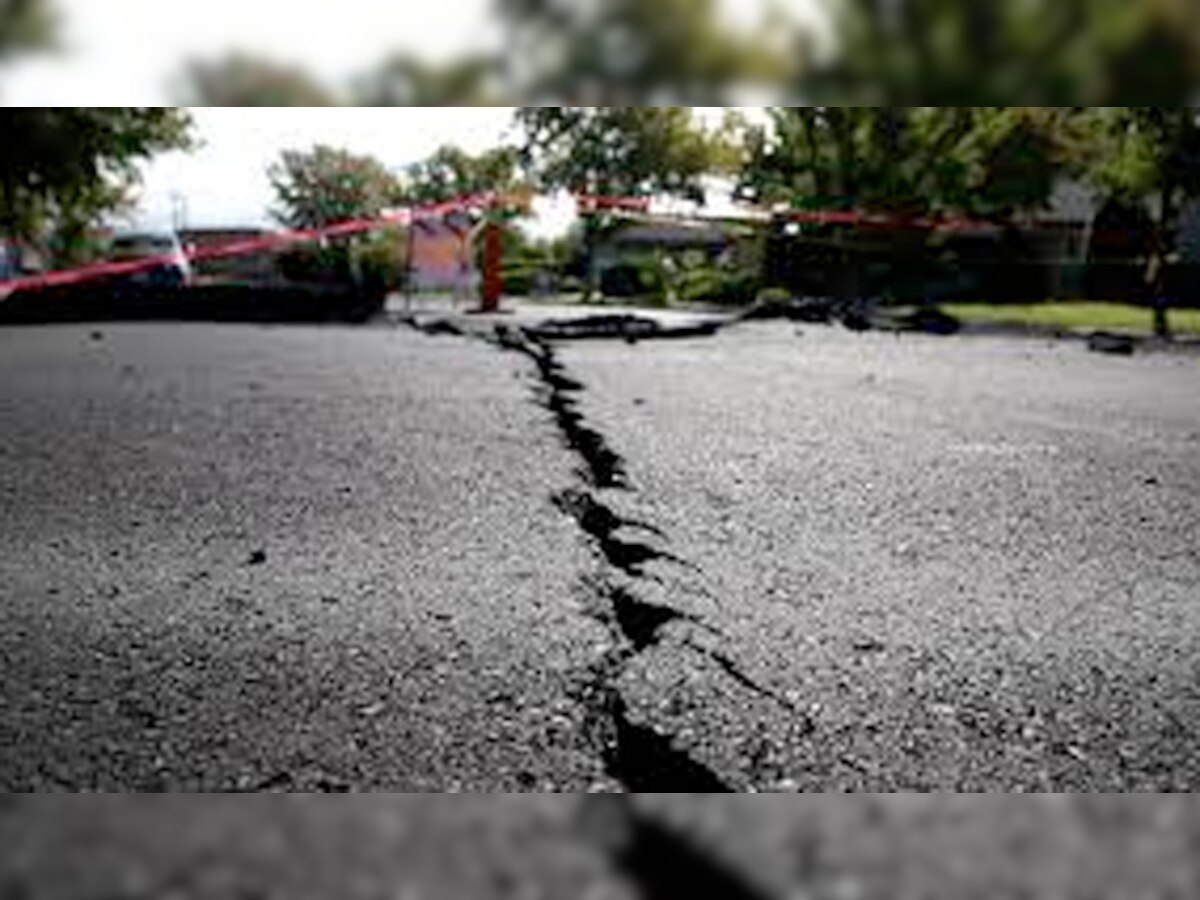 भूकंप से होने वाली तबाही को ध्यान में रखते हुए देश के विभिन्न क्षेत्रों को भूकंपीय क्षेत्र 2 से 5 के बीच बांटा है. (फाइल फोटो)