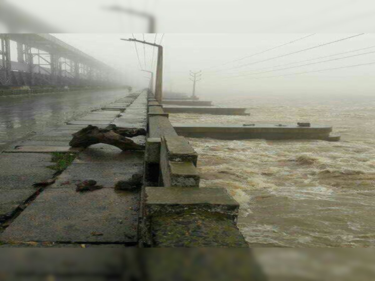 सीमांचल के साथ साथ उत्तरी बिहार के कई इलाकों में बाढ़ का खतरा बना हुआ है.