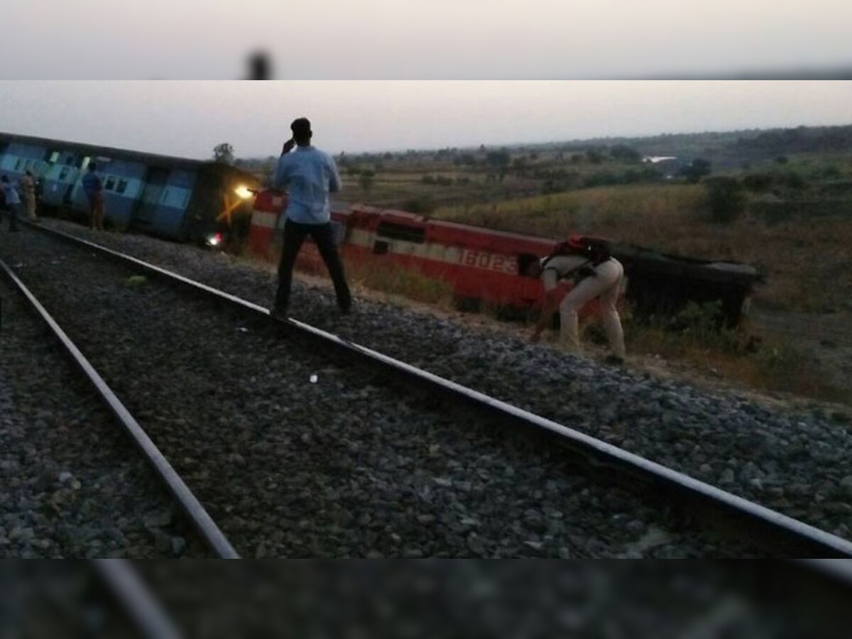 शनिवार को हुई रेल दुर्घटना में 24 लोगों की मौत हो गई थी. (file pic)