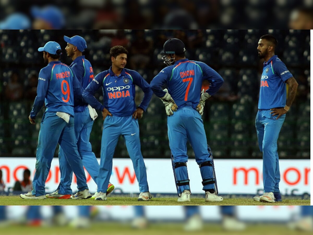 श्रीलंका के खिलाफ चौथे वनडे में जीत के बाद भारतीय टीम के खिलाड़ी मैदान पर. (IANS Photo/31 August, 2017)