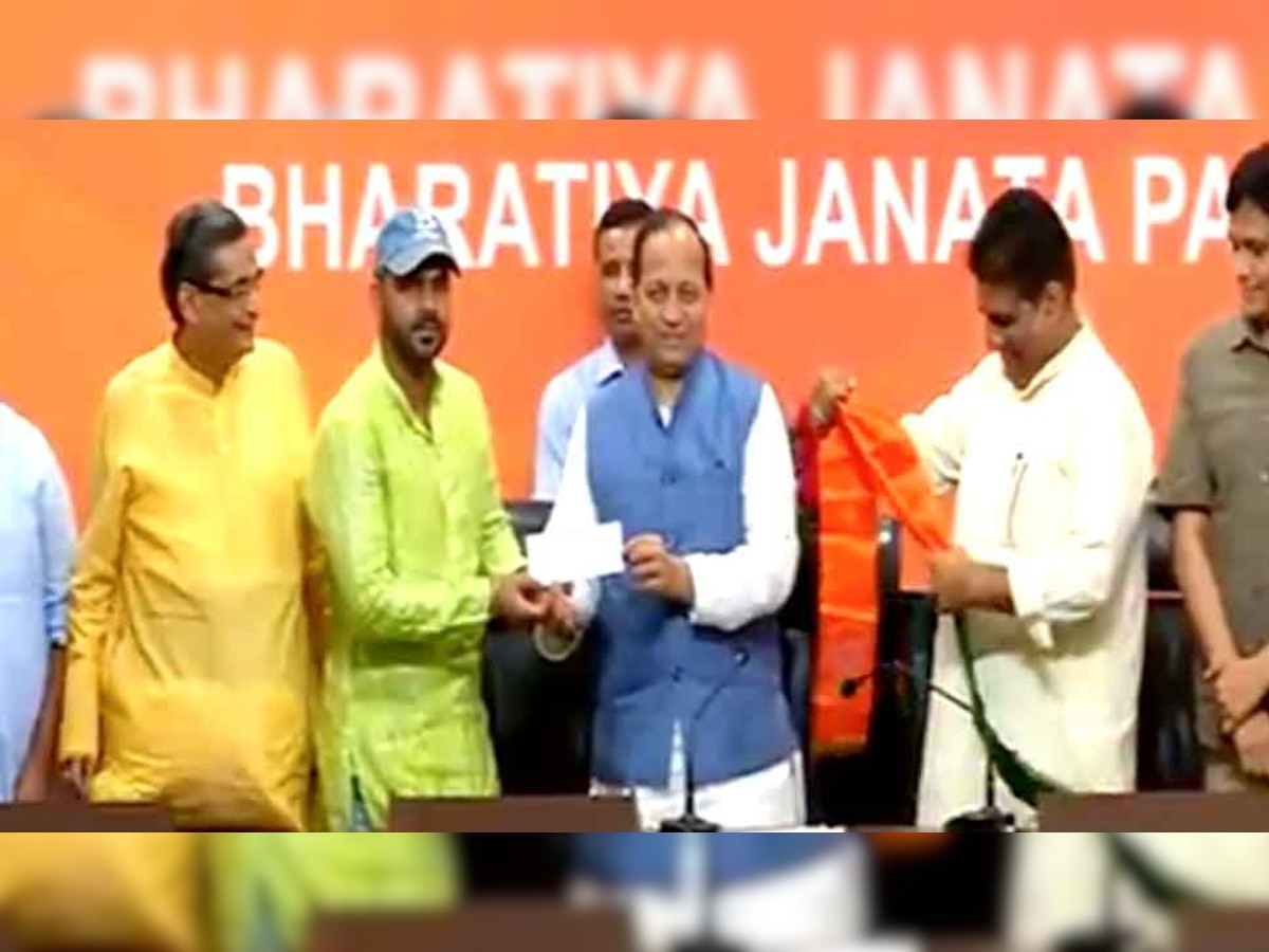 अपनी गायकी से अलग मुकाम हासिल करने वाले पवन सिंह का गाना 'लगावेलू जब लिपिस्टिक' से अंतर्राष्ट्रीय स्तर पर मशहूर हुए हैं (फोटो साभार- BJP LIVE)