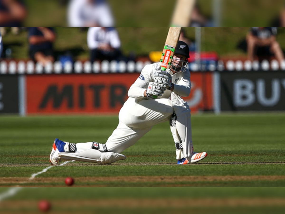 टेस्ट मैच में बल्लेबाजी के दौरान हेनरी निकोल्स. (फाइल फोटो)
