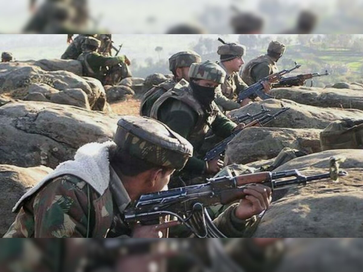 भारतीय सैनिक पाकिस्तान की ओर से हो रही इस गोलीबारी का माकूल जवाब दे रहे हैं. (प्रतीकात्मक फोटो)