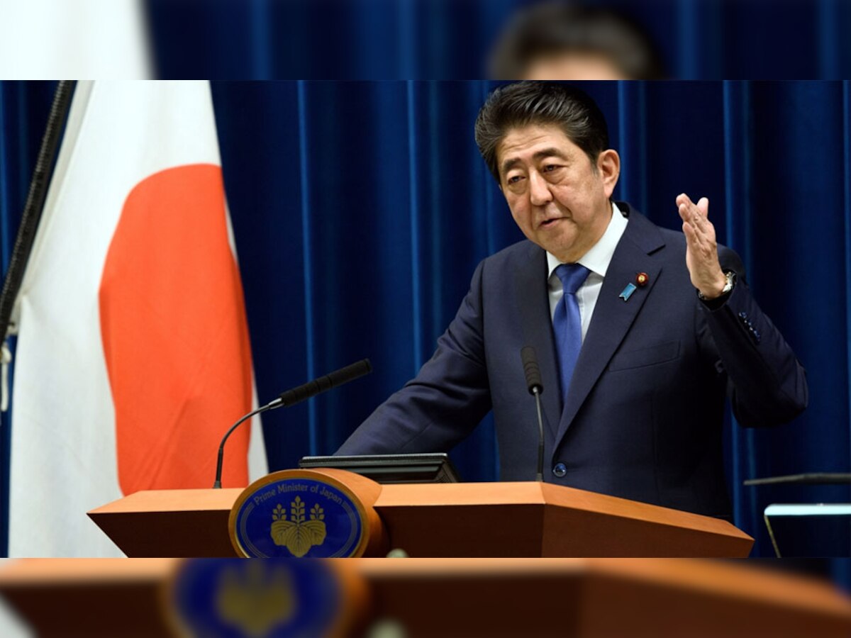 टोक्यो में एक प्रेस कॉन्फ्रेंस को संबोधित करते जापान के प्रधानमंत्री शिंजो आबे. (IANS/25 Sep, 2017)