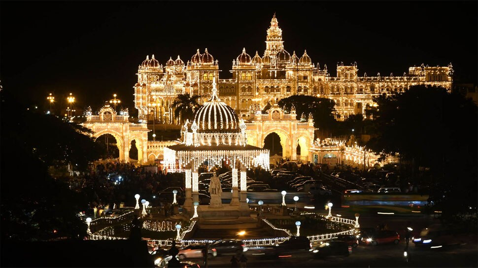 Mysuru celebrate vijaydashmi | मैसूर का दशहरा : जानिए कैसी होती है आज  निकलने वाली जम्‍बो सवारी | Hindi News, देश