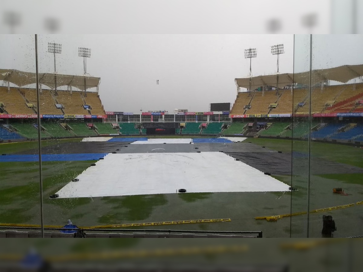 टी-20 मैच को बारिश से बचाने के लिए गणेश भगवान की पूजा (PIC : TWITTER)