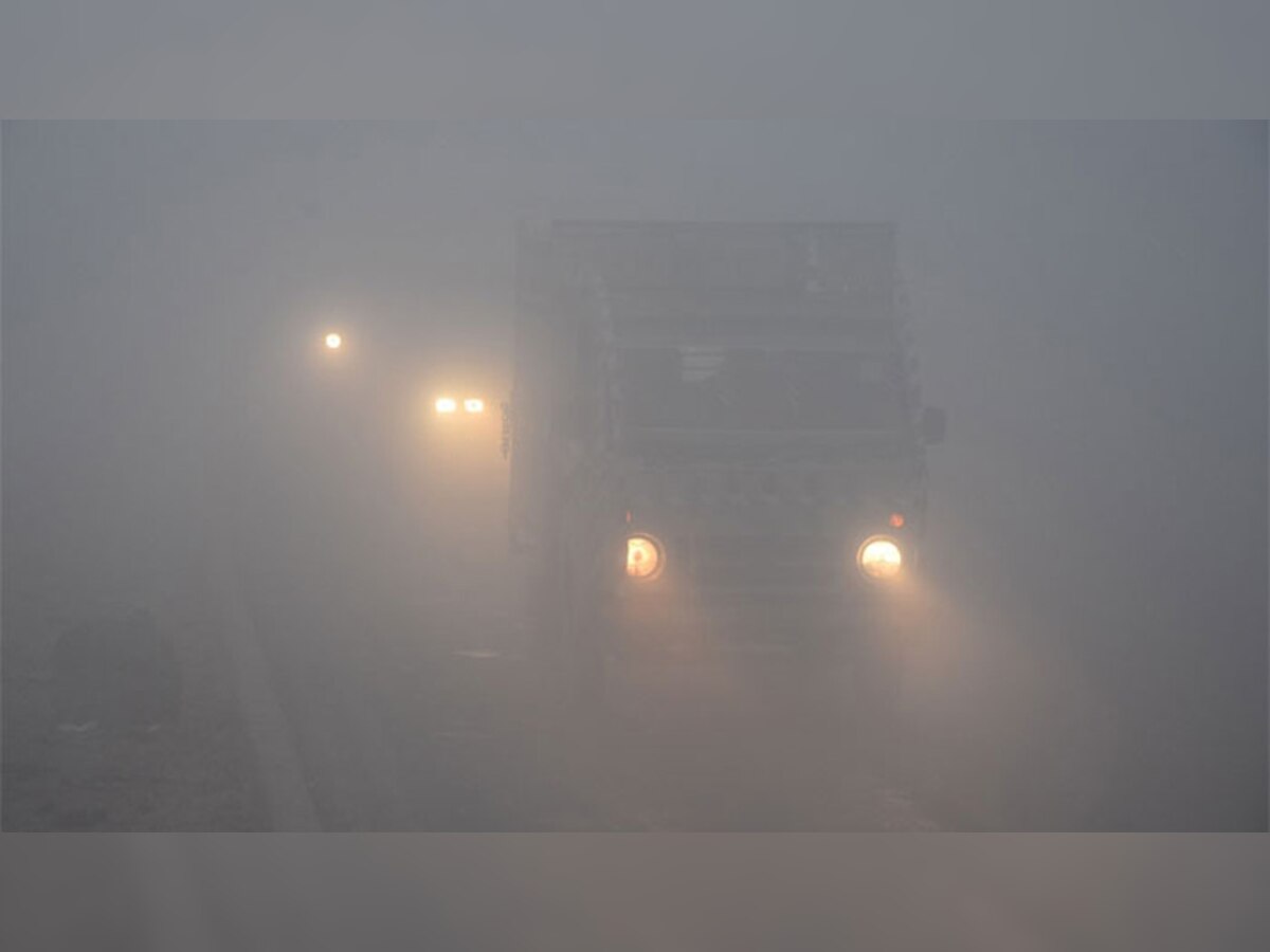 तिमारपुर इलाके में धुंध और अंधेरे के कारण चालक कथित तौर मोड़ नहीं देख पाया और यह हादसा हुआ. (प्रतीकात्‍मक तस्‍वीर)
