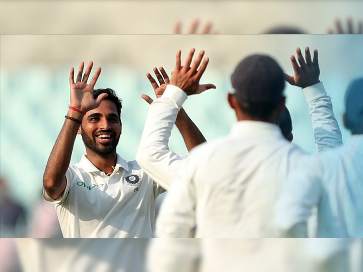 मैच में 96 रन पर आठ विकेट लेने वाले भुवनेश्वर कुमार को 'मैन ऑफ मैच' चुना गया. (ICC/Twitter/20 Nov, 2017)
