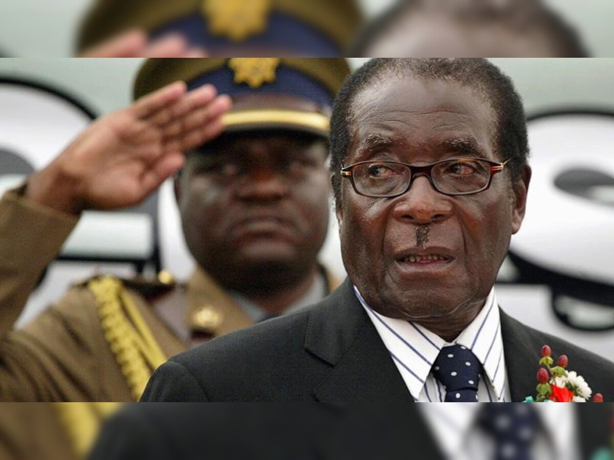 राष्ट्रपति रॉबर्ट मुगाबे का 37 साल से जिम्बाब्वे पर राज रहा है. (Reuters/File)