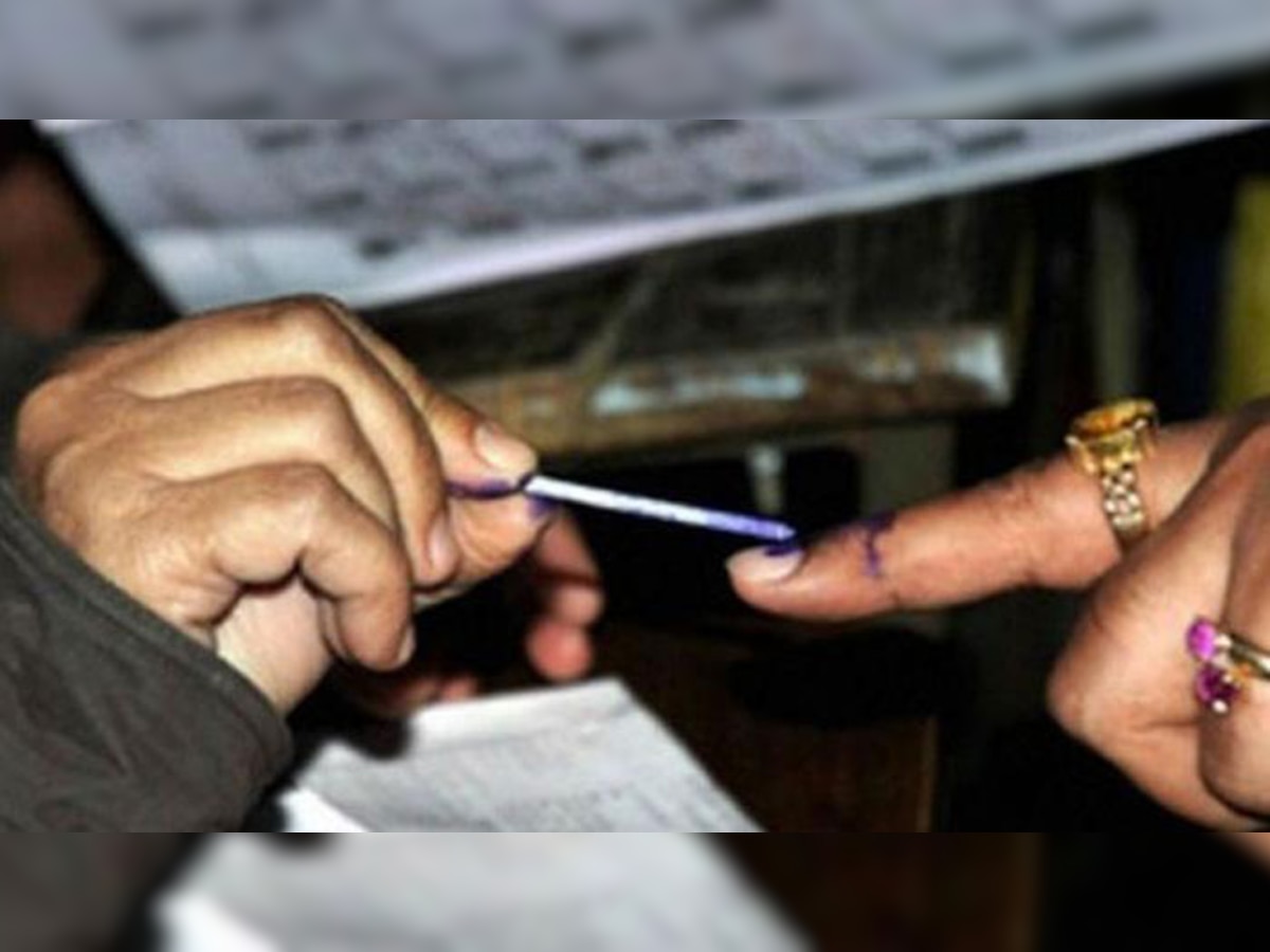  हमीरपुर जिले में सर्वाधिक 69. 59 प्रतिशत मतदान हुआ जबकि सबसे कम गोरखपुर में सबसे कम 39. 23 प्रतिशत मतदान हुआ है. (फाइल फोटो)