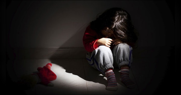 4 year old girl child sexually assaulted by classmate: Police | स्कूल में 4  साल की बच्ची के साथ यौन छेड़छाड़, साढ़े चार साल के बच्‍चे पर रेप का केस |  Hindi News, देश