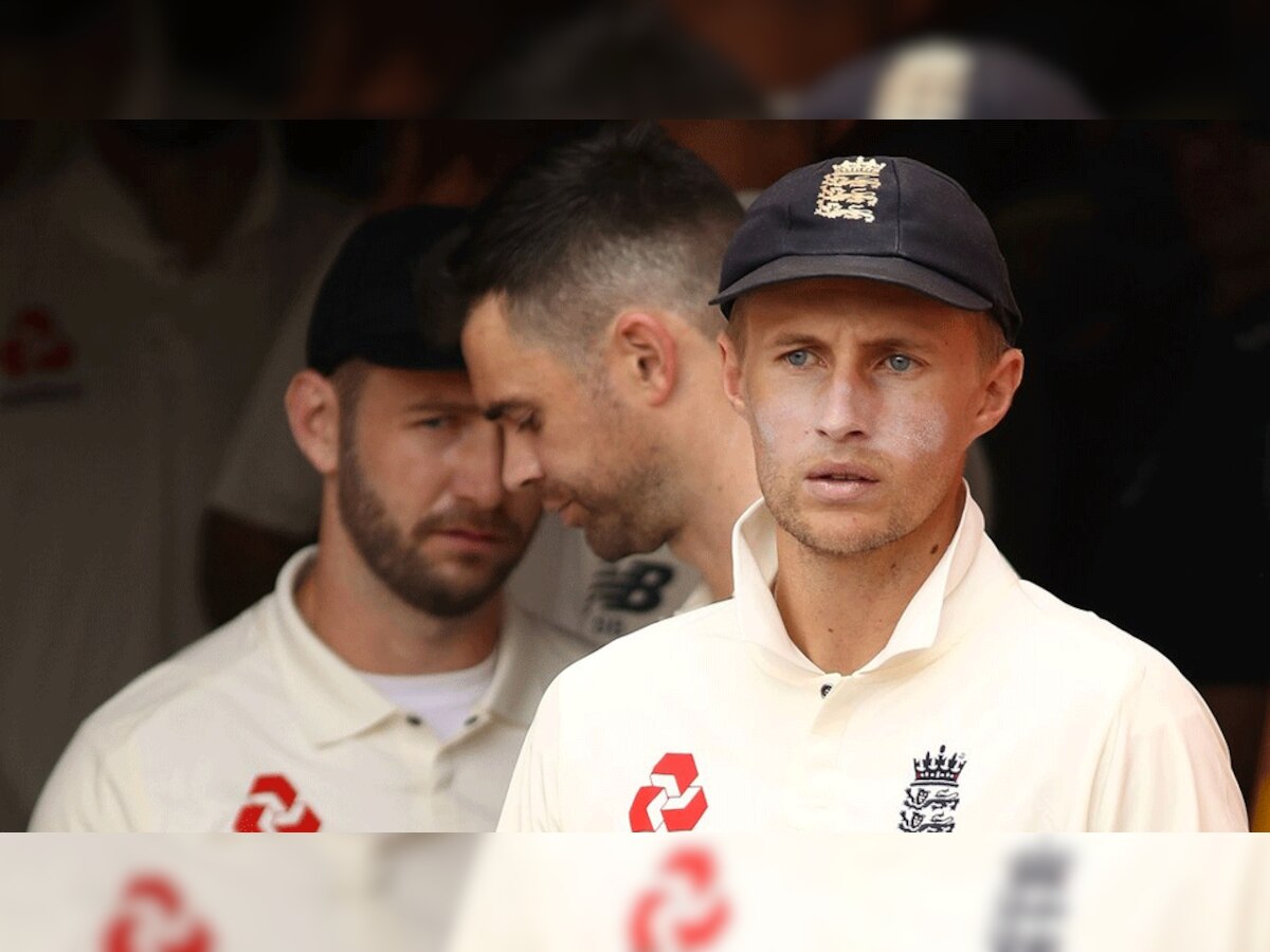 एशेज के दूसरे दिन इंग्लैंड पहली पारी में 302 रन ही बना सकी (फोटो: ICC twitter)