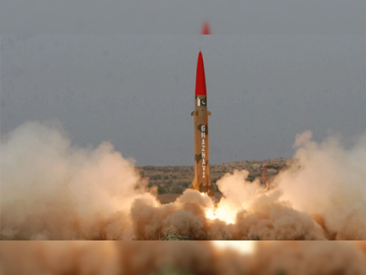 परीक्षण के दौरान पाकिस्तान की मिसाइल गजनवी. (फाइल फोटो)