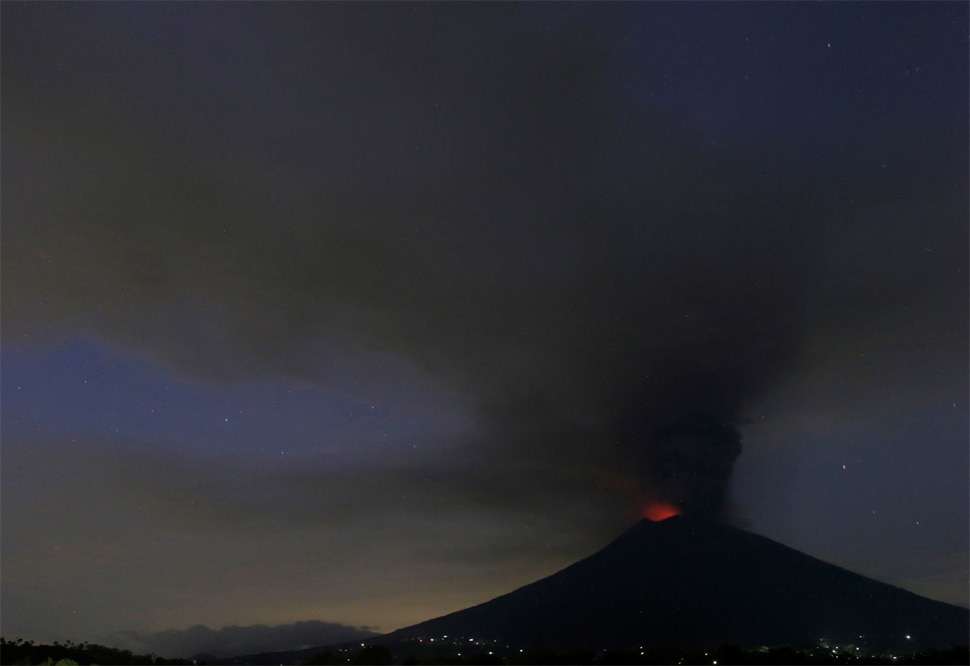 High Alert in Indonesia After Mount Agung Volcano Erupting High Alert in Indonesia After Mount Agung Volcano Erupting