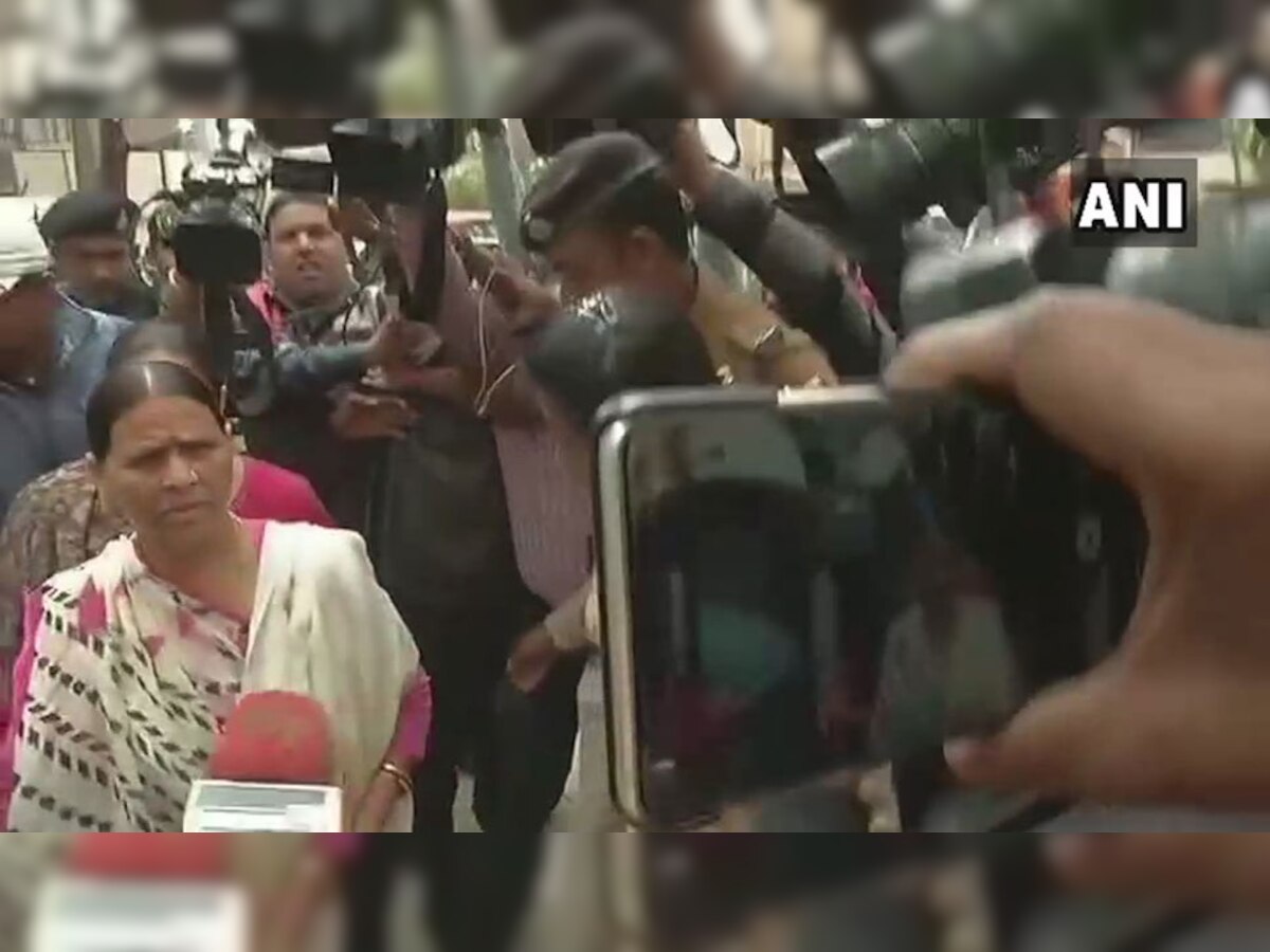 रेलवे होटल घोटाले में ईडी ने पटना में राबड़ी देवी से कई घंटे पूछताछ की