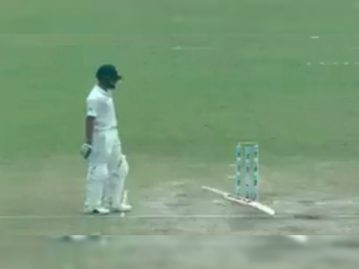प्रदूषण के कारण दो बार खेल रुका, मास्क पहनकर उतरे श्रीलंकाई खिलाड़ी (Screen Grab)